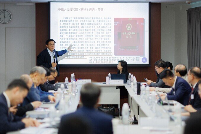 香港特區立法會議員何君堯議員於研討會上就港區國安法相關議題作分享。